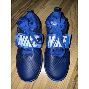 Nike NEW Team Hustle D8 Boys Sz‎ 3.5Y Blue White Camo Sneakers Basketball Shoes